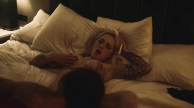 savannah von wylde dominates strap on chaos