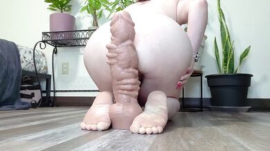 My Hankys Danas Grip - Massive Pussy Stretching Ride & Fuck