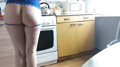 Unfiltered realism: Assol serves cock by coffee in morning blaze