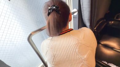 ドM妻がホテルの窓際でセックス　外に人がたってる…歩いてる…ドキドキで興奮