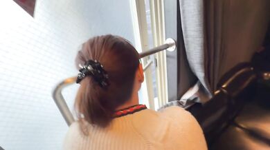 ドM妻がホテルの窓際でセックス　外に人がたってる…歩いてる…ドキドキで興奮