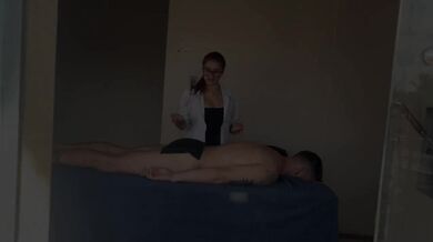 Massagem Real Relaxante vira Punheta Tântrica com Boquete Guloso - Camila Vegas