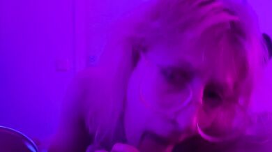 Horny teen in glasses enjoys taking it deep