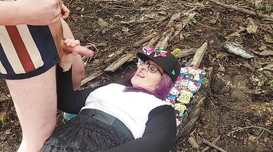 MILF gets huge facial from Hj in public woods