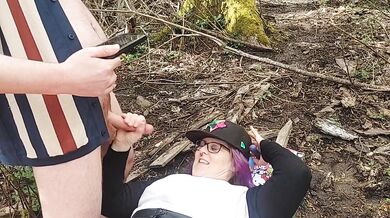 MILF gets huge facial from Hj in public woods