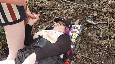 MILF gets huge facial from Hj in public woods
