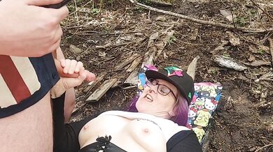 MILF gets huge facial from Hj in public woods