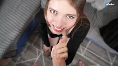 Photoshoot Ended with Me Sucking and Fucking the Photographer – He Filled My Pussy with Cum