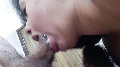 The blowjob was so perfect that he couldn't handle the pressure and came unintentionally‍