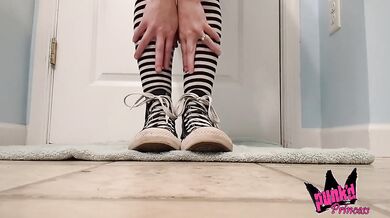 Punkd Princess Self Fisting Her Gaping Pussy in thigh Highs and Converse