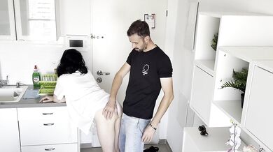A beautiful MILF secretly seduces her roommate. Hot homework.