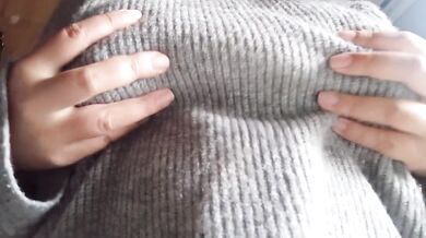 "It felt good, I'm still squeaking over there" Nipple masturbation is too comfortable and a nasty voice comes out even after getting acme
