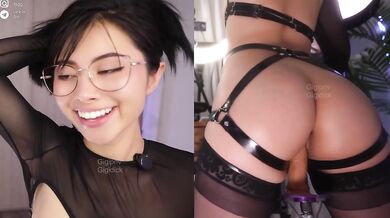 The sex machine fucks me very delicious