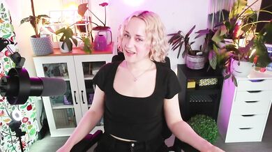 Zoey's Vinyl Collection ep 1