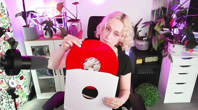 Zoey's Vinyl Collection ep 1