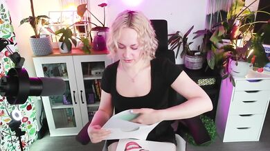 Zoey's Vinyl Collection ep 1