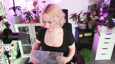 Zoey's Vinyl Collection ep 1
