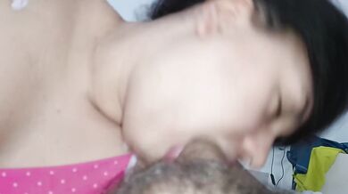 The most insane blowjob in porn, she only stopped when she sucked all the guy's sperm,delicious‍‍‍????