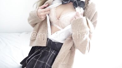 《お゛っ…ｲｸｲｸイグぅ..》初めての”中出し”で連続イキが止まらない144cmの金髪ロリ巨乳ちゃん！