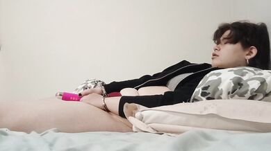 Handcuffed + real female orgasm at end