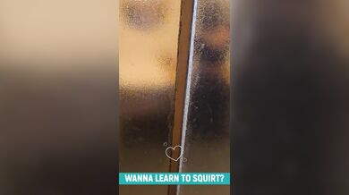 Leather fetish: I suck him in the restaurent toilets, he cums on my pants