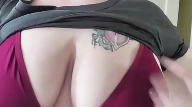 Quick Peak At Kayla Keagan’s Big Soft Natural Titties