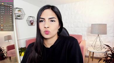 Jiggly Booty Bounce Party – BBW Webcam’s Natural Lure