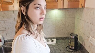 Amateur blonde begs rough blow after relentless morning session