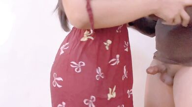 Melihat pembantu pakai daster seksi bikin aku sange