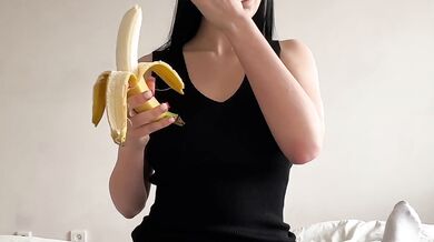 Banana Dessert Before a Long Juicy Blowjob