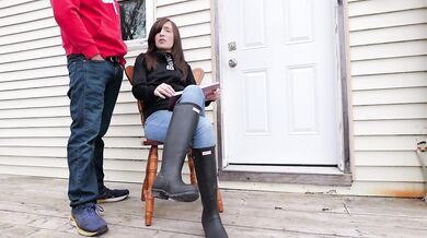 Making my wife SQUIRT in her jeans outside (Neighbors watching)