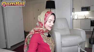 Gece yalnız yakaladığım seksi türk üvey kardeşimin temiz amcığını patlattım