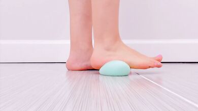 Sensual feet stretching session