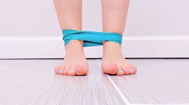 Sensual feet stretching session
