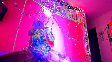 BLACKLiGHT BABE