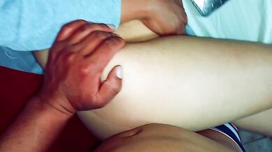 Ama de casa Celeste Alba seduce a un trabajador público con sus grandes tetas - final inesperado