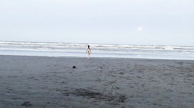 My stepmother loses her clothes at the beach
