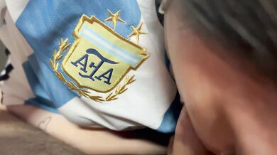 The Argentinian woman loves to pump my penis until I ejaculate a lot of milk