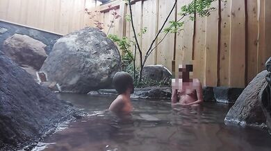 Hot spring trip Open-air bath Deep Throating, cowgirl, back de Benten