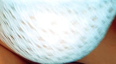 Encantadora Chica BongaCams le encanta follar su coño peludo