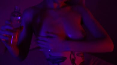 Oiled Tattoo Babe Squirts And Gets Mouth Filled With Sperm