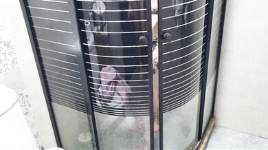 I came in my shy stepsister's pussy in the shower