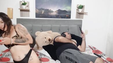 HOT LATINAS MASTURBATE AND SCISSOR