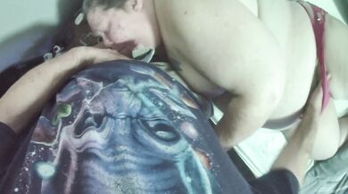 Hubby Facefucked me after the party was over and came on my pussy