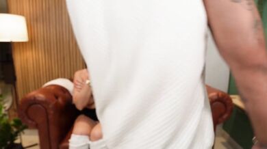 Profesora milf le encanta follarse a los chicos virgenes de su clase! - FRED NUNEX