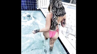 Blonde with huge ass takes me back to her hotel