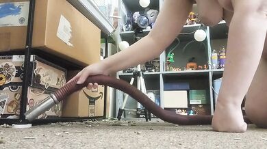Sex Kitten Vacuum Play