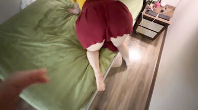 STRANGER FUCKS CURVY HOUSEWIFE WHILE HER HUSBAND NOT HOME