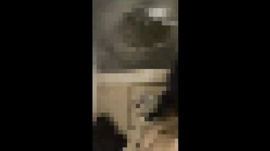 旦那がリモート会議中、お風呂場に忍び込んでサクッと制欲解消する不倫妻