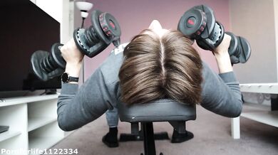 Dominant girl loves to sitt on my face in the middle of my training